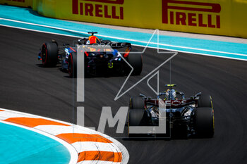 2023-05-05 - 44 HAMILTON Lewis (gbr), Mercedes AMG F1 Team W14, 01 VERSTAPPEN Max (nld), Red Bull Racing RB19, action during the Formula 1 Crypto.com Miami Grand Prix 2023, 5th round of the 2023 Formula One World Championship from May 05 to 07, 2023 on the Miami International Autodrome, in Miami Gardens, Florida, United States of America - F1 - MIAMI GRAND PRIX 2023 - FORMULA 1 - MOTORS