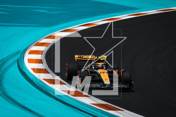 2023-05-05 - 81 PIASTRI Oscar (aus), McLaren F1 Team MCL60, action during the Formula 1 Crypto.com Miami Grand Prix 2023, 5th round of the 2023 Formula One World Championship from May 05 to 07, 2023 on the Miami International Autodrome, in Miami Gardens, Florida, United States of America - F1 - MIAMI GRAND PRIX 2023 - FORMULA 1 - MOTORS