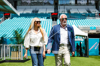2023-05-06 - STROLL Lawrence (can), Aston Martin F1 Team owner, with his wife Raquel during the Formula 1 Crypto.com Miami Grand Prix 2023, 5th round of the 2023 Formula One World Championship from May 05 to 07, 2023 on the Miami International Autodrome, in Miami Gardens, Florida, United States of America - F1 - MIAMI GRAND PRIX 2023 - FORMULA 1 - MOTORS