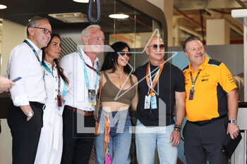 2023-05-06 - BROWN Zak (usa), CEO of of McLaren Racing, portrait DOMENICALI Stefano (ita), Chairman and CEO Formula One Group FOG, Jeffrey Preston Bezos known as Jeff Bezos with his wife MacKenzie Scott, MAFFEI Gregory, President & Chief Executive Officer of Liberty Media, portrait during the Formula 1 Crypto.com Miami Grand Prix 2023, 5th round of the 2023 Formula One World Championship from May 05 to 07, 2023 on the Miami International Autodrome, in Miami Gardens, Florida, United States of America - F1 - MIAMI GRAND PRIX 2023 - FORMULA 1 - MOTORS