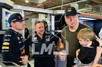2023-05-06 - MUSK Elon, founder & CEO of SpaceX & Tesla, with his son X Æ A-12, in the Red Bull Racing paddock with HORNER Christian (gbr), Team Principal of Red Bull Racing, and VERSTAPPEN Max (ned), Red Bull Racing RB19, during the Formula 1 Crypto.com Miami Grand Prix 2023, 5th round of the 2023 Formula One World Championship from May 05 to 07, 2023 on the Miami International Autodrome, in Miami Gardens, Florida, United States of America - F1 - MIAMI GRAND PRIX 2023 - RACE - FORMULA 1 - MOTORS
