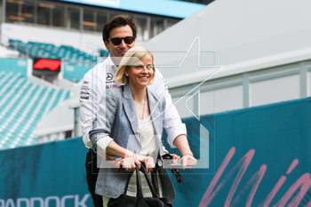 2023-05-07 - WOLFF Toto (aut), Team Principal & CEO of Mercedes AMG F1 Team, portrait with his wife WOLFF Susie, Managing Director of the F1 Academy, portrait during the Formula 1 Crypto.com Miami Grand Prix 2023, 5th round of the 2023 Formula One World Championship from May 05 to 07, 2023 on the Miami International Autodrome, in Miami Gardens, Florida, United States of America - F1 - MIAMI GRAND PRIX 2023 - RACE - FORMULA 1 - MOTORS