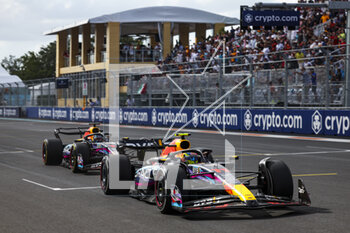 2023-05-07 - 11 PEREZ Sergio (mex), Red Bull Racing RB19, fighting with 01 VERSTAPPEN Max (nld), Red Bull Racing RB19, action for the race lead during the Formula 1 Crypto.com Miami Grand Prix 2023, 5th round of the 2023 Formula One World Championship from May 05 to 07, 2023 on the Miami International Autodrome, in Miami Gardens, Florida, United States of America - F1 - MIAMI GRAND PRIX 2023 - RACE - FORMULA 1 - MOTORS