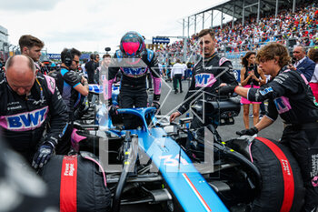 2023-05-07 - 31 OCON Esteban (fra), Alpine F1 Team A523, starting grid during the Formula 1 Crypto.com Miami Grand Prix 2023, 5th round of the 2023 Formula One World Championship from May 05 to 07, 2023 on the Miami International Autodrome, in Miami Gardens, Florida, United States of America - F1 - MIAMI GRAND PRIX 2023 - RACE - FORMULA 1 - MOTORS