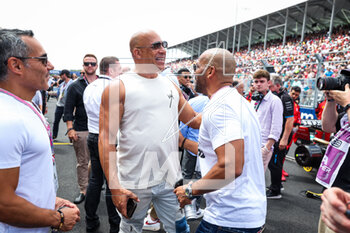 2023-05-07 - Mark Sinclair Vincent aka Vin Diesel on the starting grid during the Formula 1 Crypto.com Miami Grand Prix 2023, 5th round of the 2023 Formula One World Championship from May 05 to 07, 2023 on the Miami International Autodrome, in Miami Gardens, Florida, United States of America - F1 - MIAMI GRAND PRIX 2023 - RACE - FORMULA 1 - MOTORS