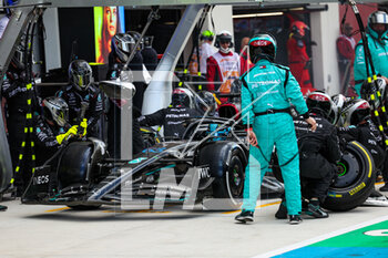 2023-05-07 - 63 RUSSELL George (gbr), Mercedes AMG F1 Team W14, action pitstop during the Formula 1 Crypto.com Miami Grand Prix 2023, 5th round of the 2023 Formula One World Championship from May 05 to 07, 2023 on the Miami International Autodrome, in Miami Gardens, Florida, United States of America - F1 - MIAMI GRAND PRIX 2023 - RACE - FORMULA 1 - MOTORS