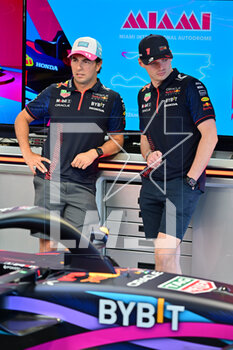 2023-05-04 - PEREZ Sergio (mex), Red Bull Racing RB19, VERSTAPPEN Max (ned), Red Bull Racing RB19, portrait during the Formula 1 Crypto.com Miami Grand Prix 2023, 5th round of the 2023 Formula One World Championship from May 05 to 07, 2023 on the Miami International Autodrome, in Miami Gardens, Florida, United States of America - F1 - MIAMI GRAND PRIX 2023 - RACE - FORMULA 1 - MOTORS
