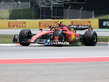2023-06-02 - Carlos Sainz during free tests 1 of Catalunya Grand Prix F1 at Circuit of Catalunya Barcelona on june  02, 2023 - FORMULA 1 AWS GRAN PREMIO DE ESPAÑA 2023 - PRACTICE 1 AND 2 - FORMULA 1 - MOTORS