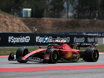 2023-06-02 - Carlos Sainz during free tests 1 of Catalunya Grand Prix F1 at Circuit of Catalunya Barcelona on june  02, 2023 - FORMULA 1 AWS GRAN PREMIO DE ESPAÑA 2023 - PRACTICE 1 AND 2 - FORMULA 1 - MOTORS