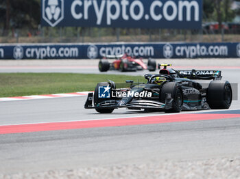 2023-06-02 - Lewis Hamilton during free tests 1 of Catalunya Grand Prix F1 at Circuit of Catalunya Barcelona on june  02, 2023 - FORMULA 1 AWS GRAN PREMIO DE ESPAÑA 2023 - PRACTICE 1 AND 2 - FORMULA 1 - MOTORS