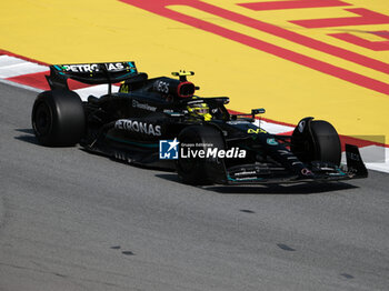 2023-06-02 - Lewis Hamilton during free tests 2 of Catalunya Grand Prix F1 at Circuit of Catalunya Barcelona on june  02, 2023 - FORMULA 1 AWS GRAN PREMIO DE ESPAÑA 2023 - PRACTICE 1 AND 2 - FORMULA 1 - MOTORS
