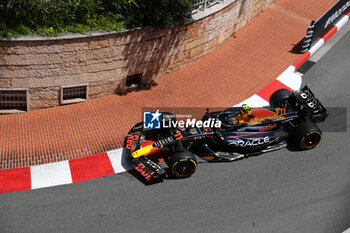 2023-05-26 - Sergio Perez (MEX) Redbull Racing RB19 - 2023 GRAND PRIX DE MONACO - FRIDAY - FREE PRACTICE 1 AND FREE PRACTICE 2 - FORMULA 1 - MOTORS