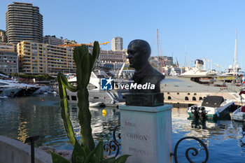 2023-05-27 - Luis Chiron Statue in Monaco Harbor - 2023 GRAND PRIX DE MONACO - SATURDAY - FREE PRACTICE 3 AND QUALIFY - FORMULA 1 - MOTORS