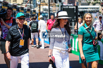2023-05-27 - Actress Catherine Zeta-Jones in the paddock during the Formula 1 Grand Prix de Monaco 2023, 6th round of the 2023 Formula One World Championship from May 26 to 28, 2023 on the Circuit de Monaco, in Monaco - F1 - MONACO GRAND PRIX 2023 - FORMULA 1 - MOTORS