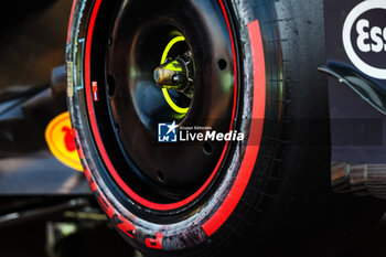 2023-05-27 - Details on the wheel of the Red Bull Racing RB19 of Max Verstappen after qualifications during the Formula 1 Grand Prix de Monaco 2023, 6th round of the 2023 Formula One World Championship from May 26 to 28, 2023 on the Circuit de Monaco, in Monaco - F1 - MONACO GRAND PRIX 2023 - FORMULA 1 - MOTORS