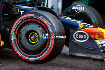 2023-05-27 - Details on the wheel of the Red Bull Racing RB19 of Max Verstappen after qualifications during the Formula 1 Grand Prix de Monaco 2023, 6th round of the 2023 Formula One World Championship from May 26 to 28, 2023 on the Circuit de Monaco, in Monaco - F1 - MONACO GRAND PRIX 2023 - FORMULA 1 - MOTORS