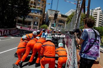 2023-05-27 - 44 HAMILTON Lewis (gbr), Mercedes AMG F1 Team W14, action crash, accident, during the Formula 1 Grand Prix de Monaco 2023, 6th round of the 2023 Formula One World Championship from May 26 to 28, 2023 on the Circuit de Monaco, in Monaco - F1 - MONACO GRAND PRIX 2023 - FORMULA 1 - MOTORS