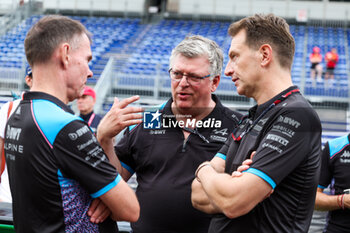 2023-05-28 - PERMANE Alan (gbr), Trackside Operations Director of Alpine F1 Team, SZAFNAUER Otmar, Team Principal of Alpine F1 Team, ROSSI Laurent (fra), CEO of Alpine, portrait during the Formula 1 Grand Prix de Monaco 2023, 6th round of the 2023 Formula One World Championship from May 26 to 28, 2023 on the Circuit de Monaco, in Monaco - F1 - MONACO GRAND PRIX 2023 - RACE - FORMULA 1 - MOTORS