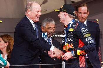 2023-05-28 - VERSTAPPEN Max (ned), Red Bull Racing RB19, portrait, HSH Prince Albert II of Monaco during the Formula 1 Grand Prix de Monaco 2023, 6th round of the 2023 Formula One World Championship from May 26 to 28, 2023 on the Circuit de Monaco, in Monaco - F1 - MONACO GRAND PRIX 2023 - RACE - FORMULA 1 - MOTORS