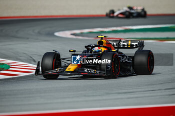 2023-06-02 - 11 PEREZ Sergio (mex), Red Bull Racing RB19, action during the Formula 1 AWS Gran Premio de Espana 2023, 7th round of the 2023 Formula One World Championship from June 2 to 4, 2023 on the Circuit de Barcelona-Catalunya, in Montmelo, Spain - F1 - SPANISH GRAND PRIX 2023 - FORMULA 1 - MOTORS