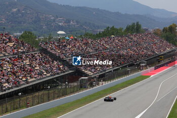 2023-06-02 - spectators, fans 01 VERSTAPPEN Max (nld), Red Bull Racing RB19, action during the Formula 1 AWS Gran Premio de Espana 2023, 7th round of the 2023 Formula One World Championship from June 2 to 4, 2023 on the Circuit de Barcelona-Catalunya, in Montmelo, Spain - F1 - SPANISH GRAND PRIX 2023 - FORMULA 1 - MOTORS