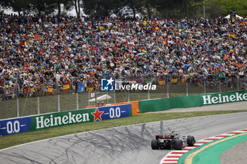 2023-06-03 - 63 RUSSELL George (gbr), Mercedes AMG F1 Team W14, action spectators, fans during the Formula 1 AWS Gran Premio de Espana 2023, 7th round of the 2023 Formula One World Championship from June 2 to 4, 2023 on the Circuit de Barcelona-Catalunya, in Montmelo, Spain - F1 - SPANISH GRAND PRIX 2023 - FORMULA 1 - MOTORS