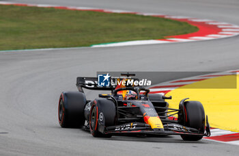 2023-06-03 - 01 VERSTAPPEN Max (nld), Red Bull Racing RB19, action during the Formula 1 AWS Gran Premio de Espana 2023, 7th round of the 2023 Formula One World Championship from June 2 to 4, 2023 on the Circuit de Barcelona-Catalunya, in Montmelo, Spain - F1 - SPANISH GRAND PRIX 2023 - FORMULA 1 - MOTORS