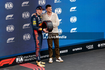 2023-06-03 - VERSTAPPEN Max (ned), Red Bull Racing RB19, portrait Mason Mount Chelsea football player during the Formula 1 AWS Gran Premio de Espana 2023, 7th round of the 2023 Formula One World Championship from June 2 to 4, 2023 on the Circuit de Barcelona-Catalunya, in Montmelo, Spain - F1 - SPANISH GRAND PRIX 2023 - FORMULA 1 - MOTORS