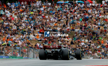 2023-06-04 - 44 HAMILTON Lewis (gbr), Mercedes AMG F1 Team W14, action spectators, fans during the Formula 1 AWS Gran Premio de Espana 2023, 7th round of the 2023 Formula One World Championship from June 2 to 4, 2023 on the Circuit de Barcelona-Catalunya, in Montmelo, Spain - F1 - SPANISH GRAND PRIX 2023 - RACE - FORMULA 1 - MOTORS