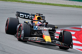 2023-06-02 - 01 VERSTAPPEN Max (nld), Red Bull Racing RB19, action during the Formula 1 AWS Gran Premio de Espana 2023, 7th round of the 2023 Formula One World Championship from June 2 to 4, 2023 on the Circuit de Barcelona-Catalunya, in Montmelo, Spain - F1 - SPANISH GRAND PRIX 2023 - RACE - FORMULA 1 - MOTORS