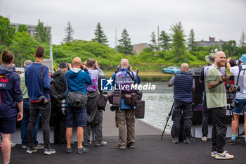 2023-06-16 - PHOTOGRAPHER WAITING FOR DRIVERS
during day2, Friday, of FORMULA 1 PIRELLI GRAND PRIX DU CANADA 2023 - from 15th to 18th June 2023 in Montreal, Quebec, Canada - FORMULA 1 PIRELLI GRAND PRIX DU CANADA 2023 - FORMULA 1 - MOTORS