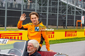2023-06-18 - Oscar Piastri (AUS) McLaren F1 Team
during Pre Race on Sunday 18th June - FORMULA 1 PIRELLI GRAND PRIX DU CANADA 2023 - from 15th to 18th June 2023 at Circuit Gilles Villeneuve, Montreal, Quebec, Canada - FORMULA 1 PIRELLI GRAND PRIX DU CANADA 2023 - FORMULA 1 - MOTORS