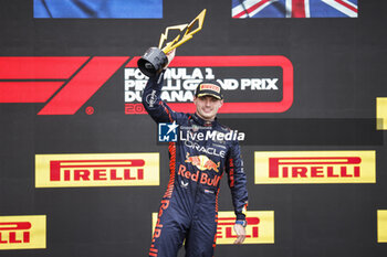 2023-06-18 - VERSTAPPEN Max (ned), Red Bull Racing RB19, portrait celebrates Red Bull's 100th victory podium during the Formula 1 Pirelli Grand Prix du Canada, 8th round of the 2023 Formula One World Championship from June 16 to 18, 2023 on the Circuit Gilles Villeneuve, in Montréal, Canada - F1 - CANADIAN GRAND PRIX 2023 - RACE - FORMULA 1 - MOTORS