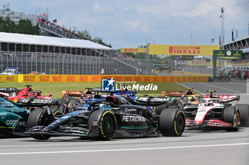 2023-06-18 - 63 RUSSELL George (gbr), Mercedes AMG F1 Team W14, action 27 HULKENBERG Nico (ger), Haas F1 Team VF-23 Ferrari, action start of the race, depart, during the Formula 1 Pirelli Grand Prix du Canada, 8th round of the 2023 Formula One World Championship from June 16 to 18, 2023 on the Circuit Gilles Villeneuve, in Montréal, Canada - F1 - CANADIAN GRAND PRIX 2023 - RACE - FORMULA 1 - MOTORS