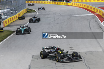 2023-06-18 - 44 HAMILTON Lewis (gbr), Mercedes AMG F1 Team W14, action 14 ALONSO Fernando (spa), Aston Martin F1 Team AMR23, action 63 RUSSELL George (gbr), Mercedes AMG F1 Team W14, action during the Formula 1 Pirelli Grand Prix du Canada, 8th round of the 2023 Formula One World Championship from June 16 to 18, 2023 on the Circuit Gilles Villeneuve, in Montréal, Canada - F1 - CANADIAN GRAND PRIX 2023 - RACE - FORMULA 1 - MOTORS