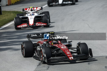 2023-06-18 - 24 ZHOU Guanyu (chi), Alfa Romeo F1 Team Stake C43, action during the Formula 1 Pirelli Grand Prix du Canada, 8th round of the 2023 Formula One World Championship from June 16 to 18, 2023 on the Circuit Gilles Villeneuve, in Montréal, Canada - F1 - CANADIAN GRAND PRIX 2023 - RACE - FORMULA 1 - MOTORS