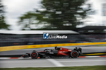 2023-06-18 - 24 ZHOU Guanyu (chi), Alfa Romeo F1 Team Stake C43, action during the Formula 1 Pirelli Grand Prix du Canada, 8th round of the 2023 Formula One World Championship from June 16 to 18, 2023 on the Circuit Gilles Villeneuve, in Montréal, Canada - F1 - CANADIAN GRAND PRIX 2023 - RACE - FORMULA 1 - MOTORS