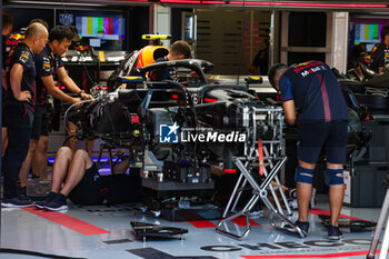 2023-06-29 - The Red Bull Racing RB19, mechanics working during the 2023 Formula 1 Rolex Grosser Preis von Osterreich, 2023 Austrian Grand Prix, 9th round of the 2023 Formula One World Championship from June 30 to July 2, 2023 on the Red Bull Ring, in Spielberg, Austria - F1 - AUSTRIAN GRAND PRIX 2023 - FORMULA 1 - MOTORS
