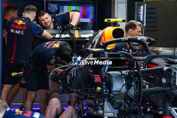 2023-06-29 - The Red Bull Racing RB19, mechanics working during the 2023 Formula 1 Rolex Grosser Preis von Osterreich, 2023 Austrian Grand Prix, 9th round of the 2023 Formula One World Championship from June 30 to July 2, 2023 on the Red Bull Ring, in Spielberg, Austria - F1 - AUSTRIAN GRAND PRIX 2023 - FORMULA 1 - MOTORS