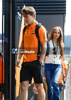 2023-06-30 - PIASTRI Oscar (aus), McLaren F1 Team MCL60, with his girlfriend Lily Zneimer during the 2023 Formula 1 Rolex Grosser Preis von Osterreich, 2023 Austrian Grand Prix, 9th round of the 2023 Formula One World Championship from June 30 to July 2, 2023 on the Red Bull Ring, in Spielberg, Austria - F1 - AUSTRIAN GRAND PRIX 2023 - FORMULA 1 - MOTORS