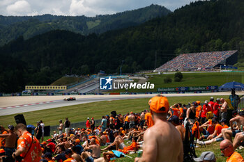 2023-06-30 - Fans watching VERSTAPPEN Max (ned), Red Bull Racing RB19, during the 2023 Formula 1 Rolex Grosser Preis von Osterreich, 2023 Austrian Grand Prix, 9th round of the 2023 Formula One World Championship from June 30 to July 2, 2023 on the Red Bull Ring, in Spielberg, Austria - F1 - AUSTRIAN GRAND PRIX 2023 - FORMULA 1 - MOTORS