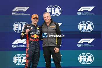2023-07-01 - VERSTAPPEN Max (ned), Red Bull Racing RB19, ISOLA Mario (ita), Motorsport Racing Manager of Pirelli, portrait, during the 2023 Formula 1 Rolex Grosser Preis von Osterreich, 2023 Austrian Grand Prix, 9th round of the 2023 Formula One World Championship from June 30 to July 2, 2023 on the Red Bull Ring, in Spielberg, Austria - F1 - AUSTRIAN GRAND PRIX 2023 - FORMULA 1 - MOTORS