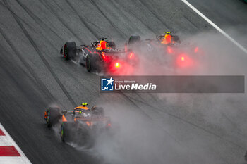 2023-07-01 - Start of the sprint race: 01 VERSTAPPEN Max (nld), Red Bull Racing RB19, 11 PEREZ Sergio (mex), Red Bull Racing RB19, 04 NORRIS Lando (gbr), McLaren F1 Team MCL60, action during the 2023 Formula 1 Rolex Grosser Preis von Osterreich, 2023 Austrian Grand Prix, 9th round of the 2023 Formula One World Championship from June 30 to July 2, 2023 on the Red Bull Ring, in Spielberg, Austria - F1 - AUSTRIAN GRAND PRIX 2023 - FORMULA 1 - MOTORS