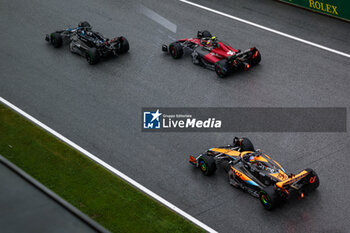 2023-07-01 - 81 PIASTRI Oscar (aus), McLaren F1 Team MCL60, 24 ZHOU Guanyu (chi), Alfa Romeo F1 Team Stake C43, 63 RUSSELL George (gbr), Mercedes AMG F1 Team W14, action during the 2023 Formula 1 Rolex Grosser Preis von Osterreich, 2023 Austrian Grand Prix, 9th round of the 2023 Formula One World Championship from June 30 to July 2, 2023 on the Red Bull Ring, in Spielberg, Austria - F1 - AUSTRIAN GRAND PRIX 2023 - FORMULA 1 - MOTORS