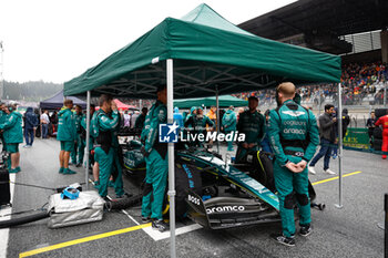 2023-07-01 - 14 ALONSO Fernando (spa), Aston Martin F1 Team AMR23, starting grid during the 2023 Formula 1 Rolex Grosser Preis von Osterreich, 2023 Austrian Grand Prix, 9th round of the 2023 Formula One World Championship from June 30 to July 2, 2023 on the Red Bull Ring, in Spielberg, Austria - F1 - AUSTRIAN GRAND PRIX 2023 - FORMULA 1 - MOTORS