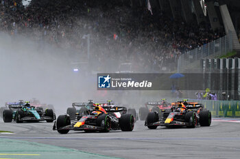 2023-07-01 - Start of the Sprint Race: 11 PEREZ Sergio (mex), Red Bull Racing RB19, 01 VERSTAPPEN Max (nld), Red Bull Racing RB19, action during the 2023 Formula 1 Rolex Grosser Preis von Osterreich, 2023 Austrian Grand Prix, 9th round of the 2023 Formula One World Championship from June 30 to July 2, 2023 on the Red Bull Ring, in Spielberg, Austria - F1 - AUSTRIAN GRAND PRIX 2023 - FORMULA 1 - MOTORS