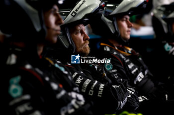 2023-07-02 - Mercedes AMG F1 Team mechanic during the 2023 Formula 1 Rolex Grosser Preis von Osterreich, 2023 Austrian Grand Prix, 9th round of the 2023 Formula One World Championship from June 30 to July 2, 2023 on the Red Bull Ring, in Spielberg, Austria - F1 - AUSTRIAN GRAND PRIX 2023 - RACE - FORMULA 1 - MOTORS