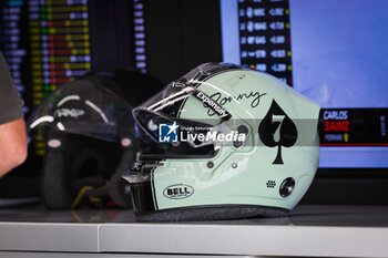 2023-07-06 - Helmet of Sonny Hayes, driver of the fictional Apex APXGP team in the F1 movie by Apple Studios / Bruckheimer Films, portrait during the 2023 Formula 1 Aramco British Grand Prix, 10th round of the 2023 Formula One World Championship from July 7 to 9, 2023 on the Silverstone Circuit, in Silverstone, United Kingdom - F1 - BRITISH GRAND PRIX 2023 - FORMULA 1 - MOTORS