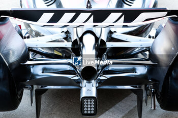 2023-07-07 - Haas F1 Team VF-22 Ferrari, Mechanical detail, beam wing, aileron, during the 2023 Formula 1 Aramco British Grand Prix, 10th round of the 2023 Formula One World Championship from July 7 to 9, 2023 on the Silverstone Circuit, in Silverstone, United Kingdom - F1 - BRITISH GRAND PRIX 2023 - FORMULA 1 - MOTORS