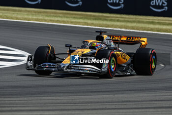 2023-07-07 - 81 PIASTRI Oscar (aus), McLaren F1 Team MCL60, action during the 2023 Formula 1 Aramco British Grand Prix, 10th round of the 2023 Formula One World Championship from July 7 to 9, 2023 on the Silverstone Circuit, in Silverstone, United Kingdom - F1 - BRITISH GRAND PRIX 2023 - FORMULA 1 - MOTORS